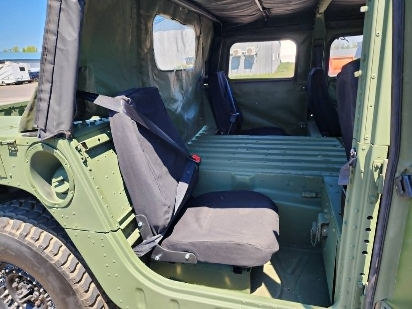 AM GENERAL HUMVEE M1152 2006
