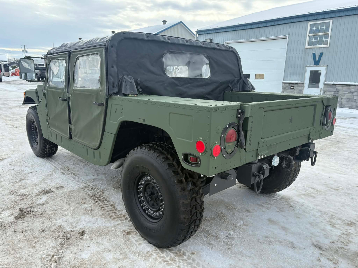 AM GENERAL HUMVEE M1123